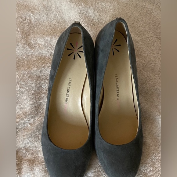 Isaac Mizrahi sz 7 Kendal lovely grey suede wedge heels for spring. VGUC - Picture 14 of 16